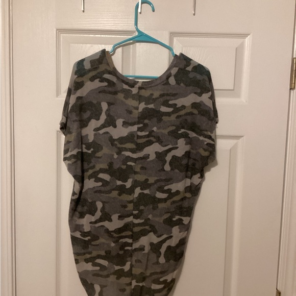 Sheer tunic. - Picture 3 of 3